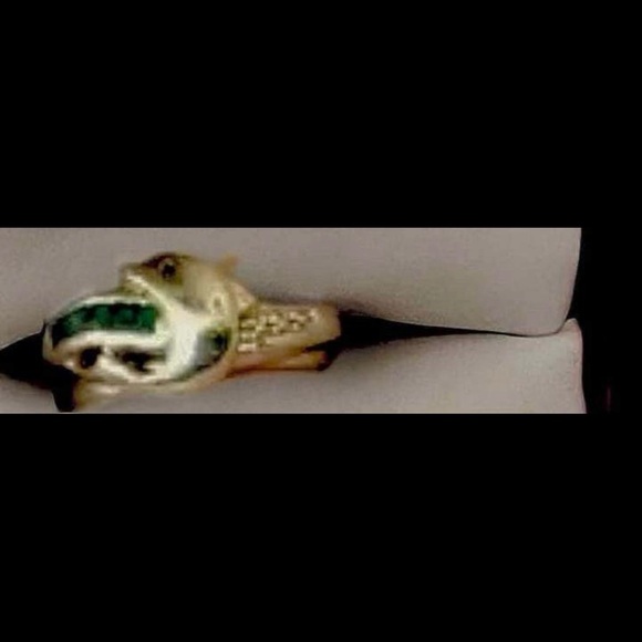 Gold dolphin ring with emeralds and diamonds - Picture 3 of 3